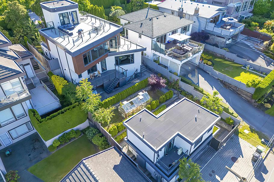 2863 W King Edward Avenue Vancouver, BC - 27
