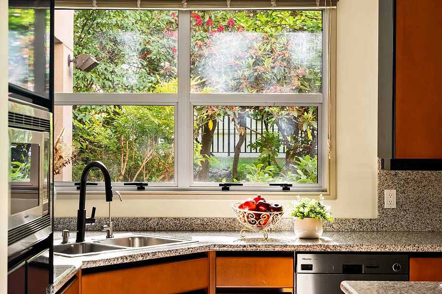 1575 Acadia Road Vancouver, BC - 10