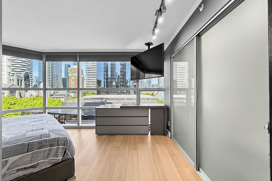 708 1050 Burrard Street Vancouver, BC - 10