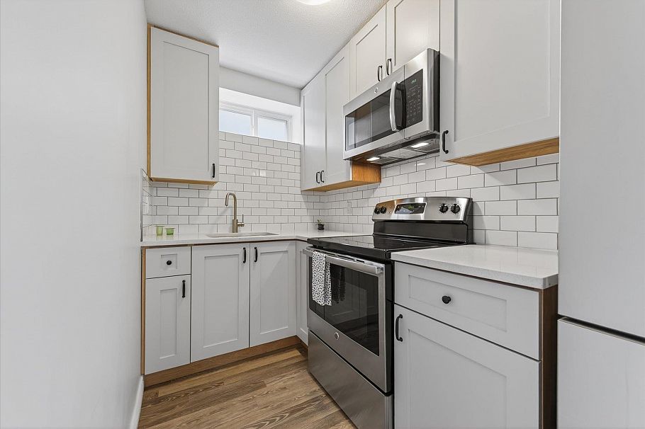 1528 E Pender Street Vancouver, BC - 25