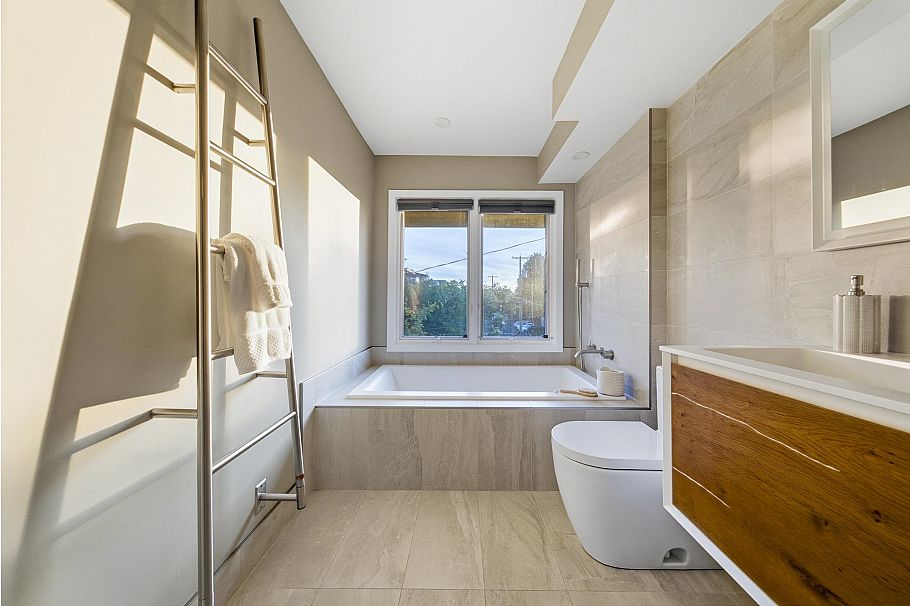 1557 Larch Street Vancouver, BC - 20