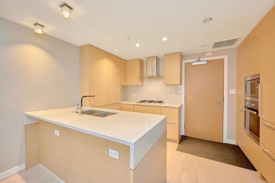 209 508 W 29th Avenue Vancouver, BC - 3