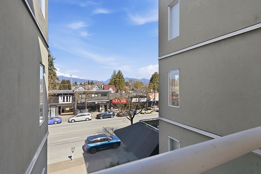 211 3250 W Broadway Vancouver, BC - 37
