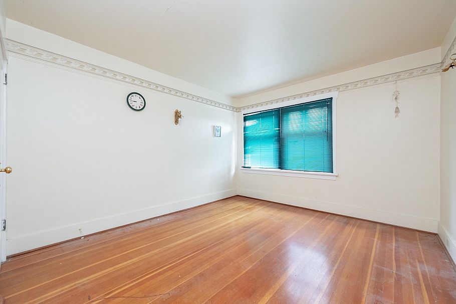 1195 Dempsey Road North Vancouver, BC - 6