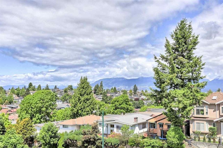 1588 E 41st Avenue Vancouver, BC - 22
