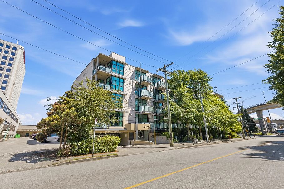 520 8988 Hudson Street Vancouver, BC - 3