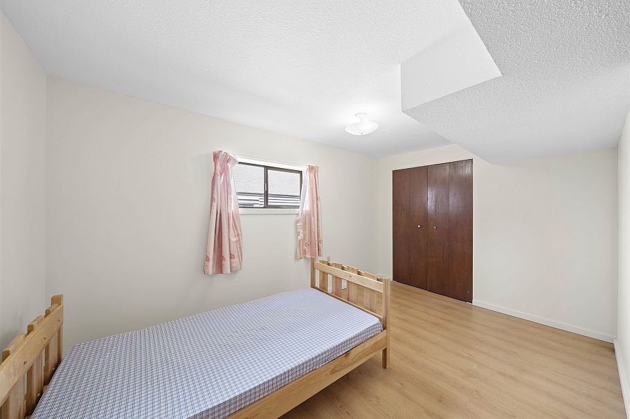 942 Nanaimo Street Vancouver, BC - 17