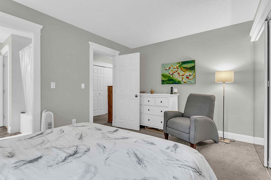 39 1910 Cedar Village Crescent North Vancouver, BC - 18