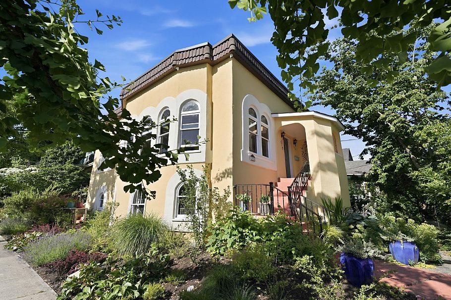 2090 Turner Street Vancouver, BC - 1