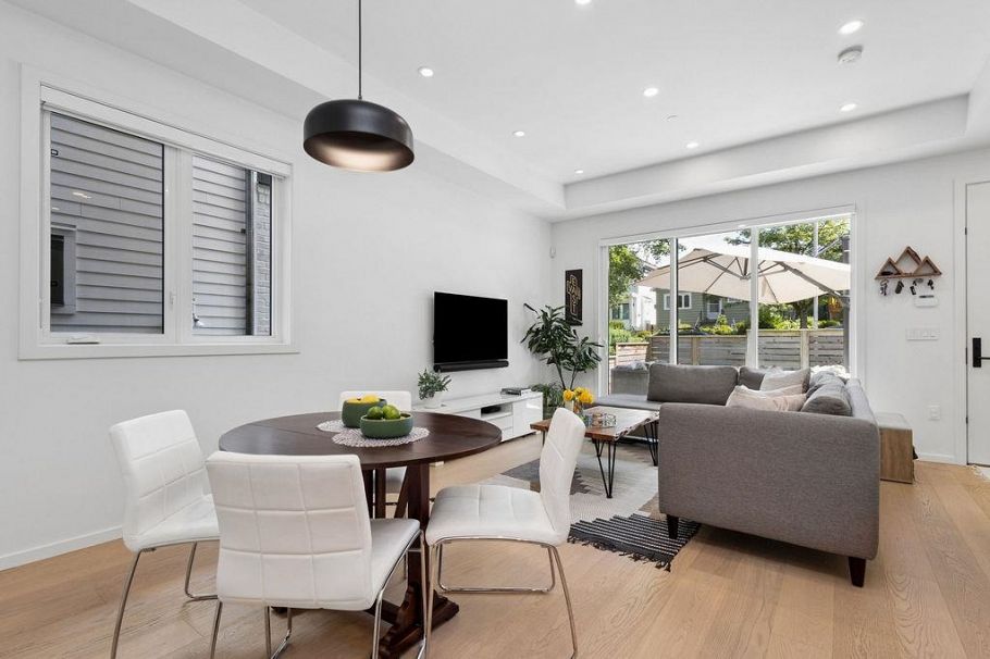 11 E 19th Avenue Vancouver, BC - 12