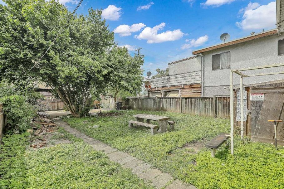 4265 Slocan Street Vancouver, BC - 30