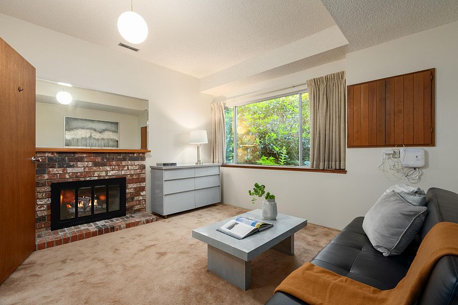 551 Palisade Drive North Vancouver, BC - 34
