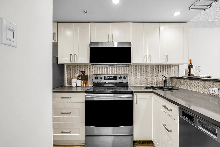 220 1500 Pendrell Street Vancouver, BC - 8
