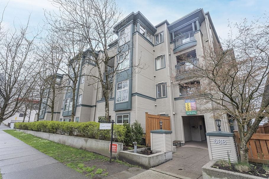 104 688 E 16th Avenue Vancouver, BC - 32