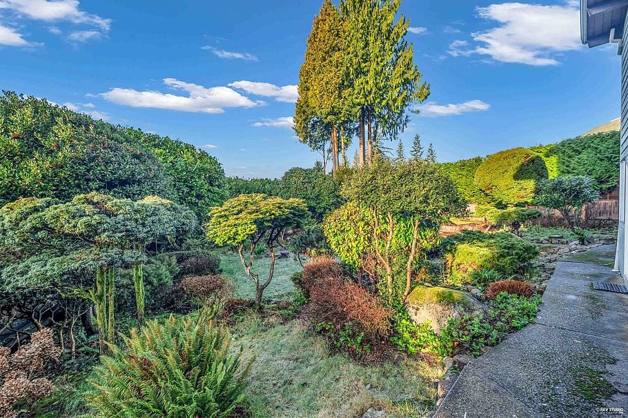 3729 St. Georges Avenue North Vancouver, BC - 8