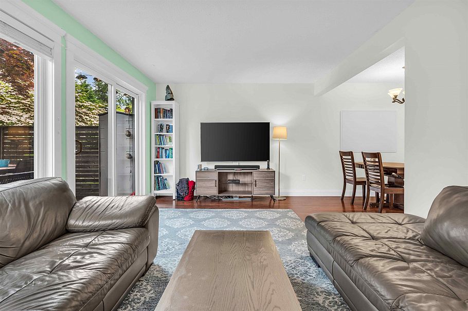 39 1910 Cedar Village Crescent North Vancouver, BC - 4