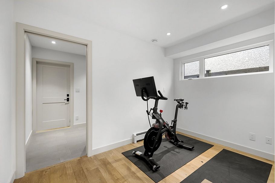 653 W 18th Avenue Vancouver, BC - 37