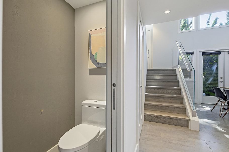 1557 Larch Street Vancouver, BC - 11