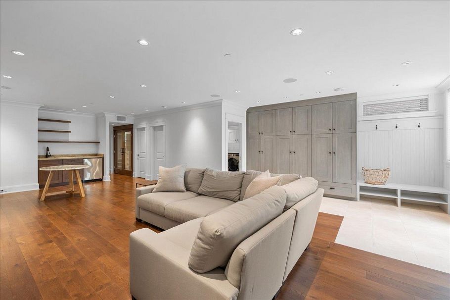 4693 W 3rd Avenue Vancouver, BC - 34