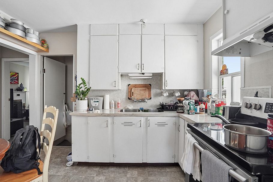 116 E 37th Avenue Vancouver, BC - 18