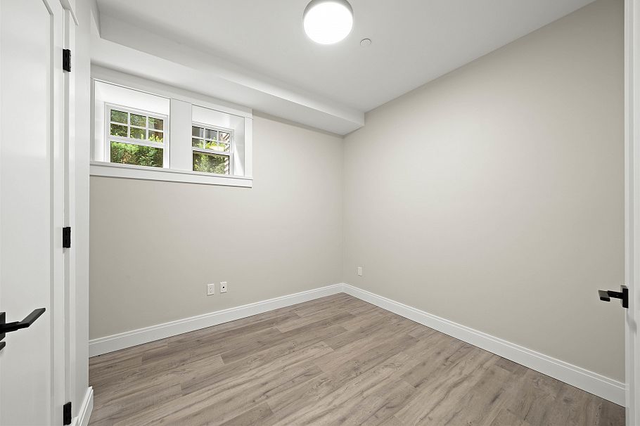 1458 W 45th Avenue Vancouver, BC - 30