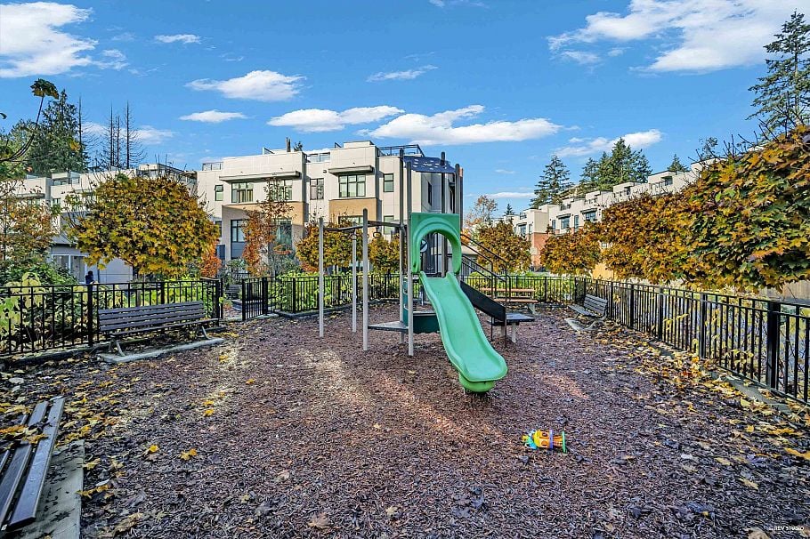 120 2035 Glenaire Drive North Vancouver, BC - 37