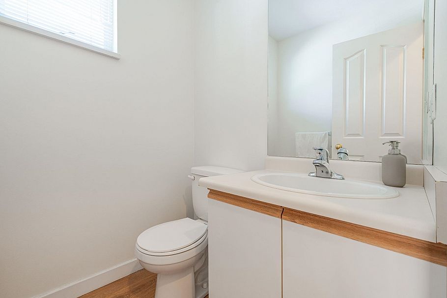 16 901 W 17th Street North Vancouver, BC - 7