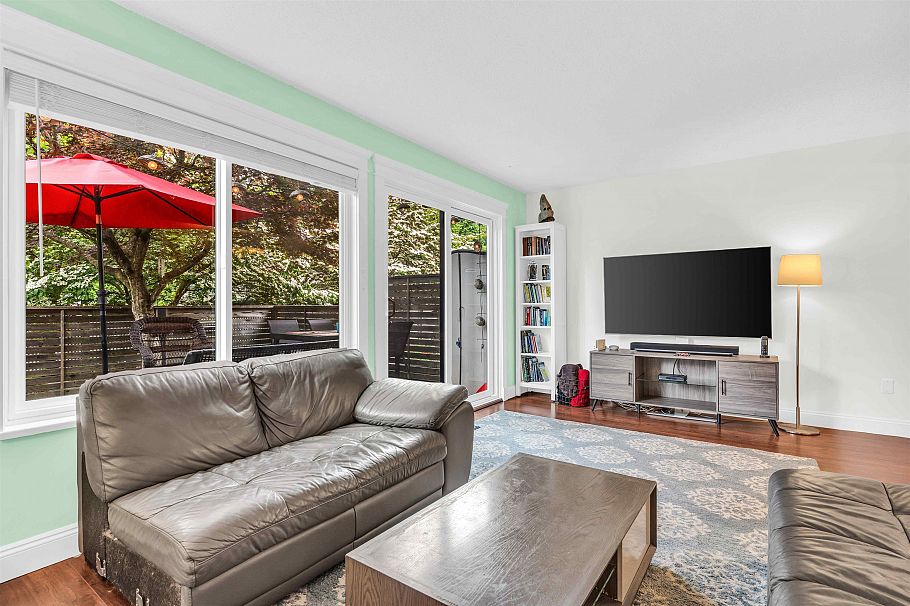 39 1910 Cedar Village Crescent North Vancouver, BC - 3