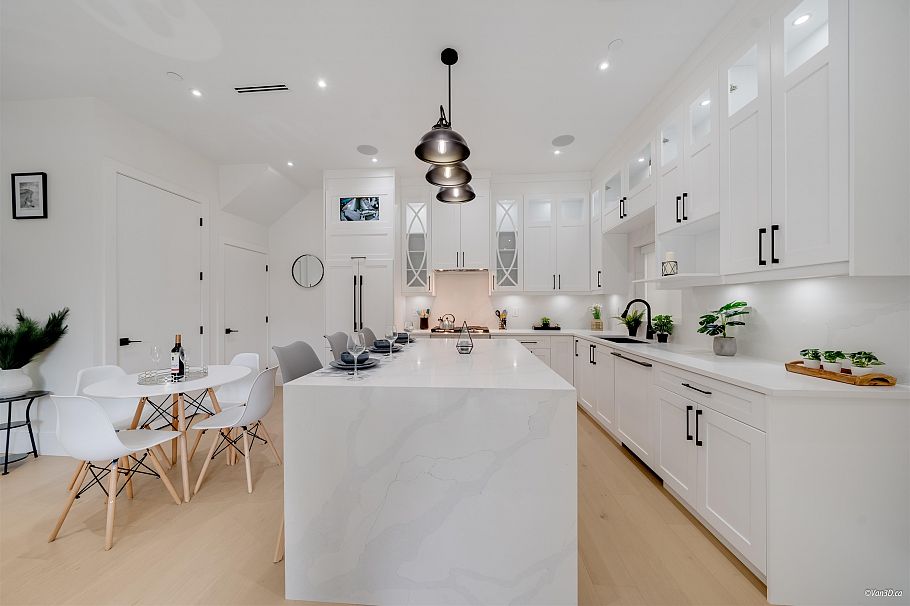 1 4463 Walden Street Vancouver, BC - 11