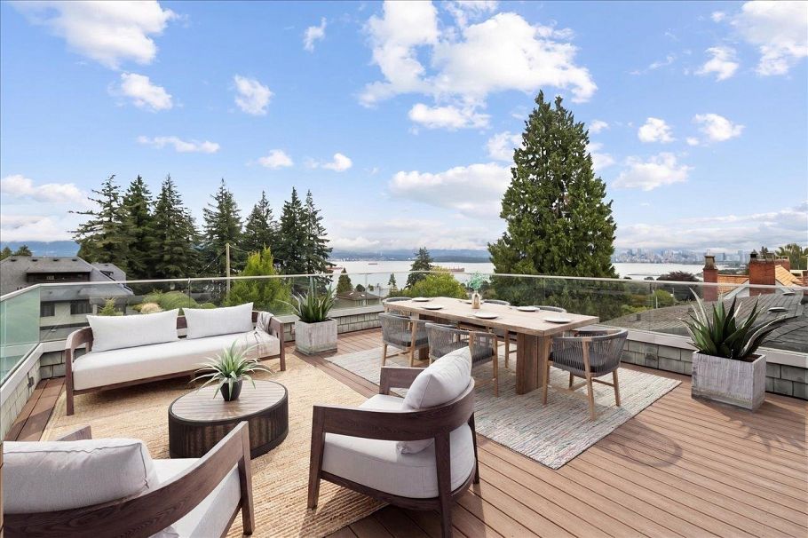 4693 W 3rd Avenue Vancouver, BC - 1