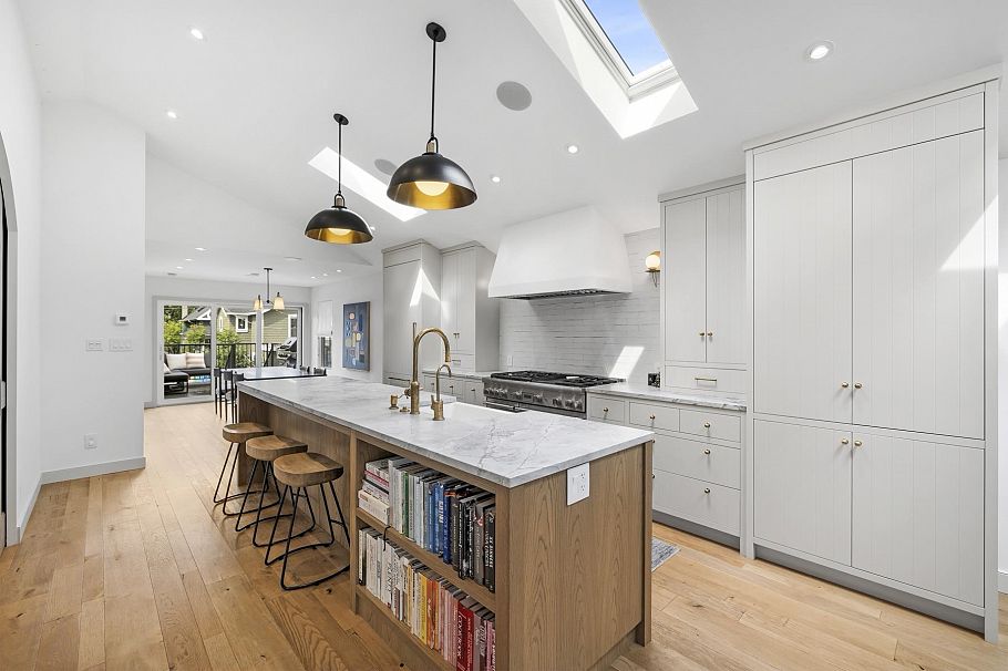 653 W 18th Avenue Vancouver, BC - 4
