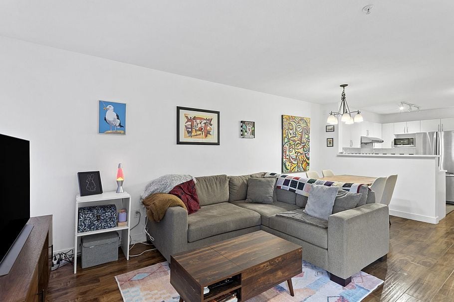 104 688 E 16th Avenue Vancouver, BC - 1