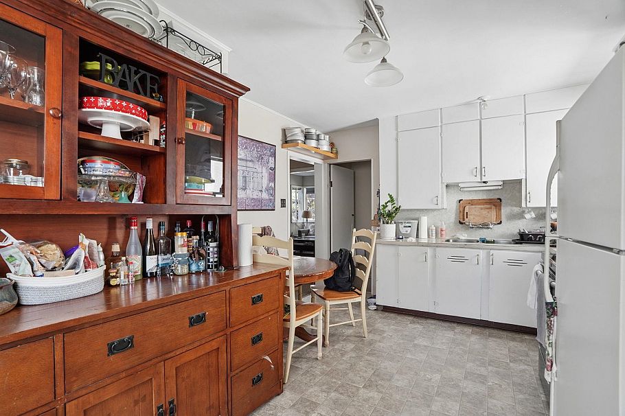 116 E 37th Avenue Vancouver, BC - 17