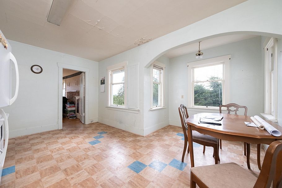 1195 Dempsey Road North Vancouver, BC - 4