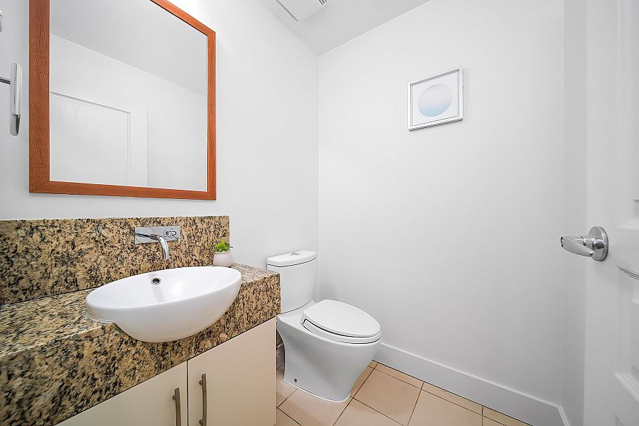 212 6333 Larkin Drive Vancouver, BC - 21