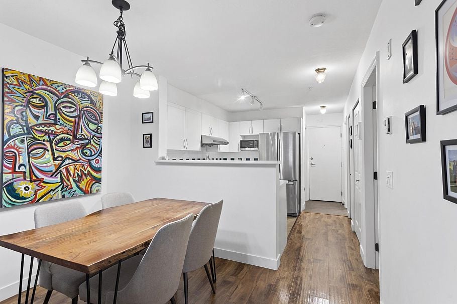 104 688 E 16th Avenue Vancouver, BC - 3