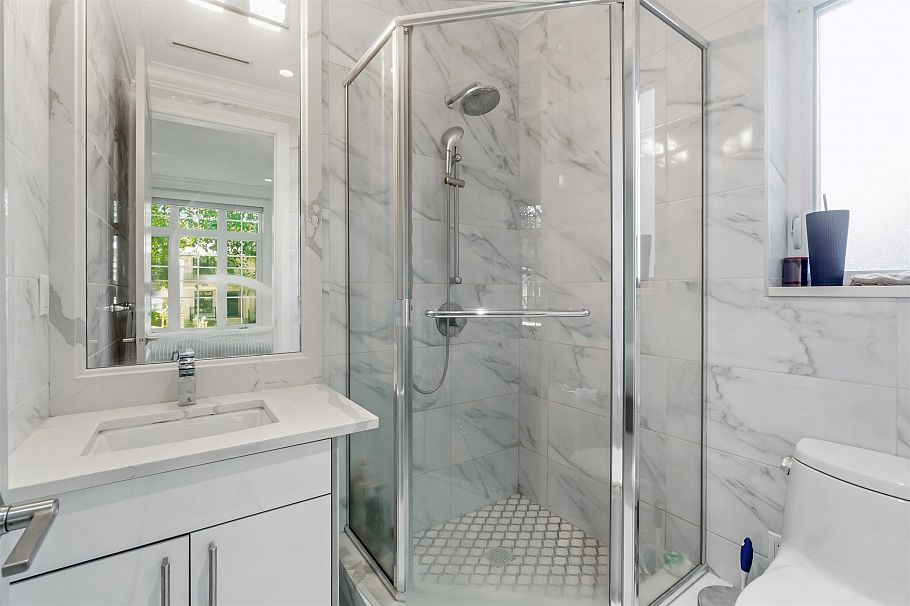 3537 W 18th Avenue Vancouver, BC - 18