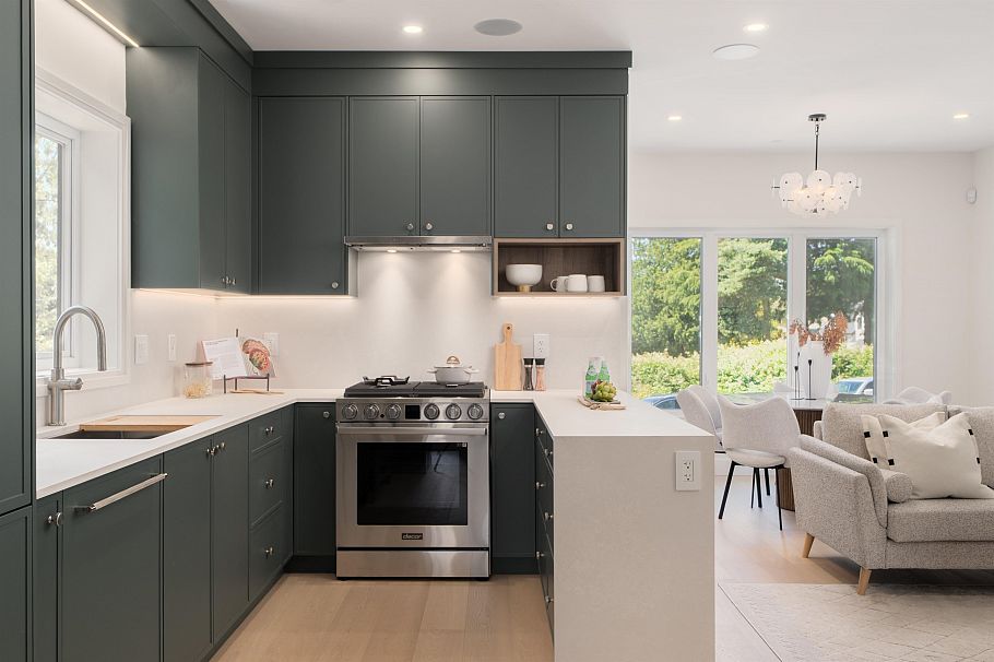 2 8508 East Boulevard Vancouver, BC - 14
