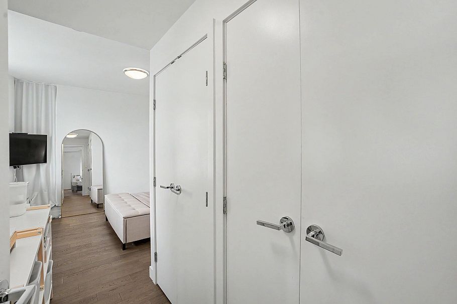 206 288 1st Avenue Vancouver, BC - 9