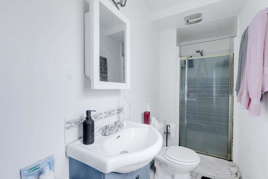 4265 Slocan Street Vancouver, BC - 24