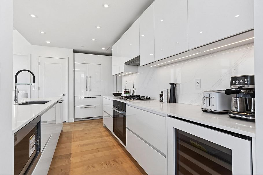1705 135 E 13th Street North Vancouver, BC - 16