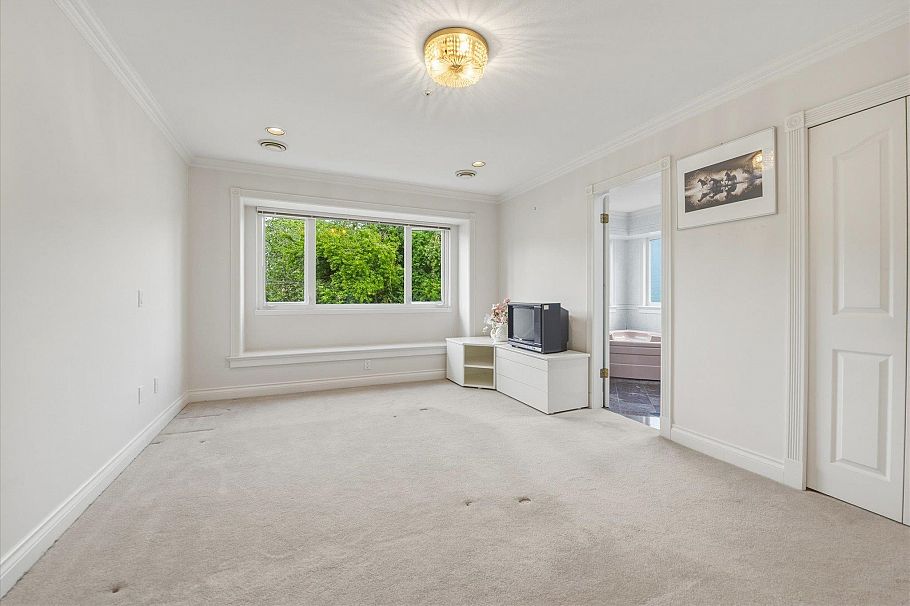 6582 Maple Street Vancouver, BC - 32