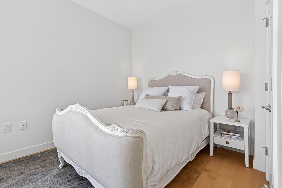 202 135 E 13th Street North Vancouver, BC - 12