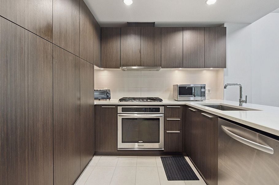 6033 Gray Avenue Vancouver, BC - 5