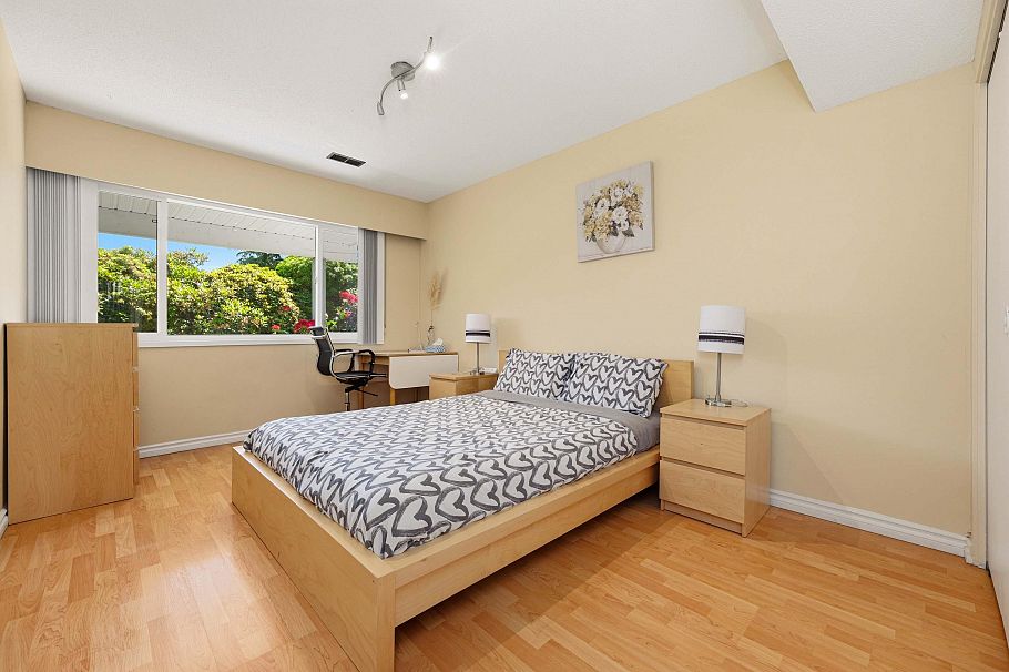 693 Plymouth Drive North Vancouver, BC - 19