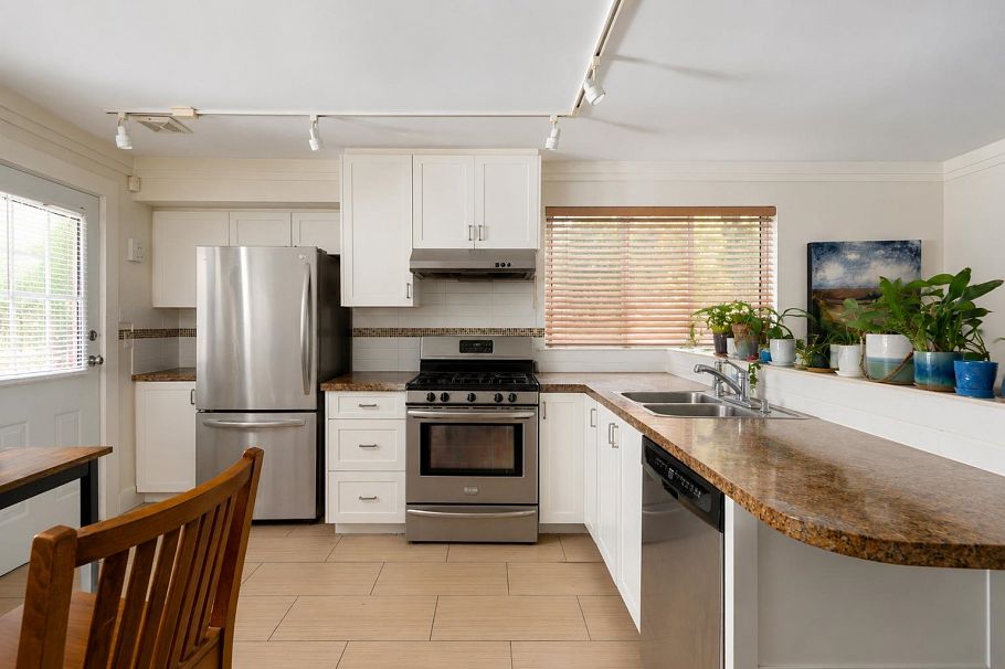 6311 Adera Street Vancouver, BC - 26