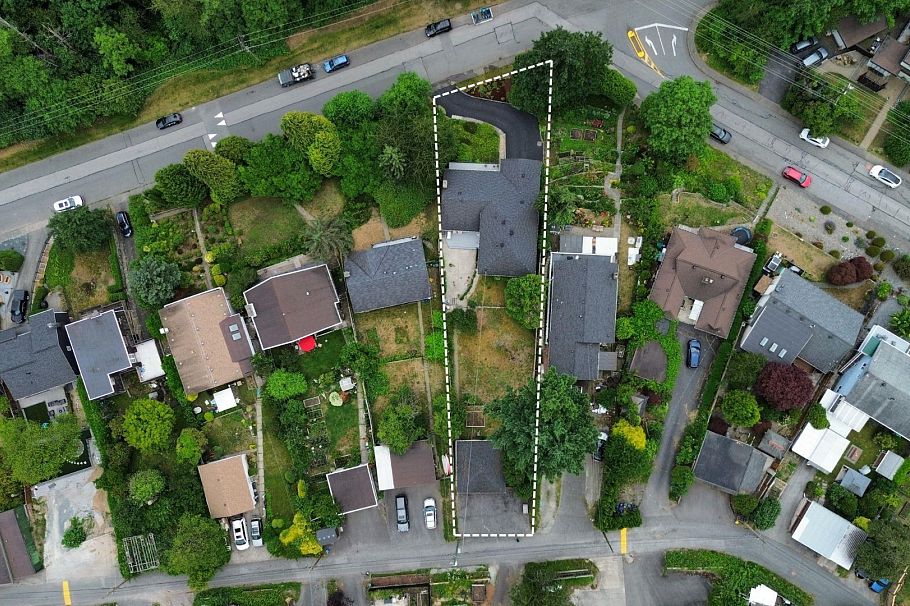 1034 Heywood Street North Vancouver, BC - 37