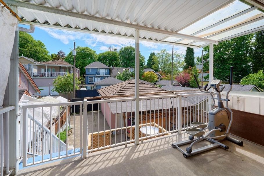 2326 Charles Street Vancouver, BC - 6