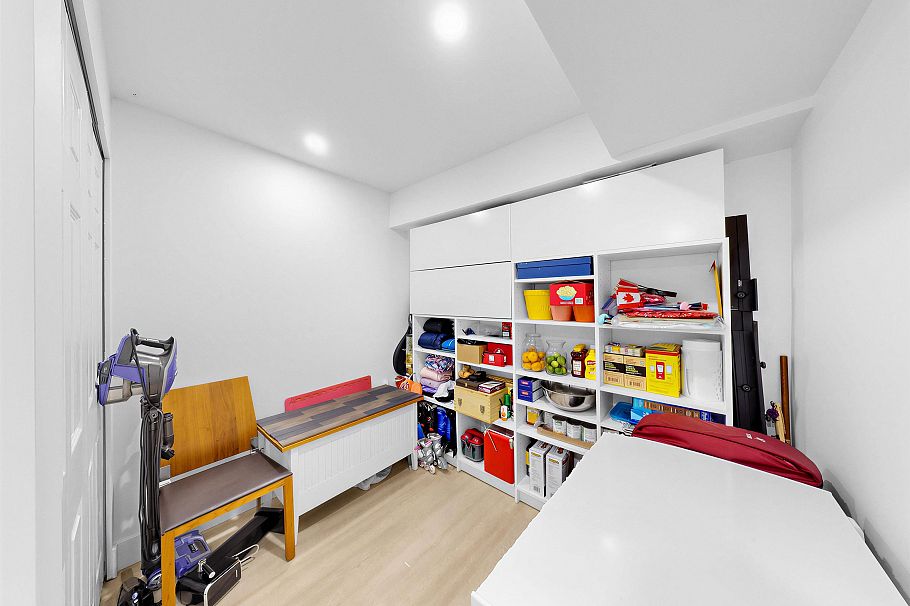 1270 Premier Street North Vancouver, BC - 16