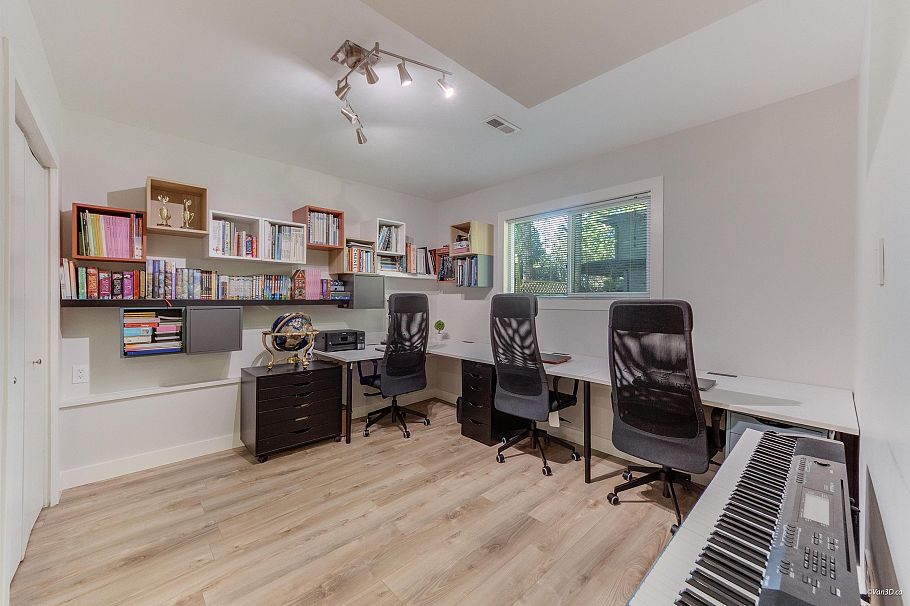 4491 Primrose Lane North Vancouver, BC - 36